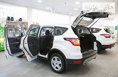 Внедорожник / Кроссовер Ford Kuga 2019 в Киеве