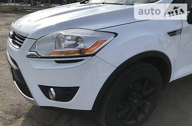 Позашляховик / Кросовер Ford Kuga 2010 в 
