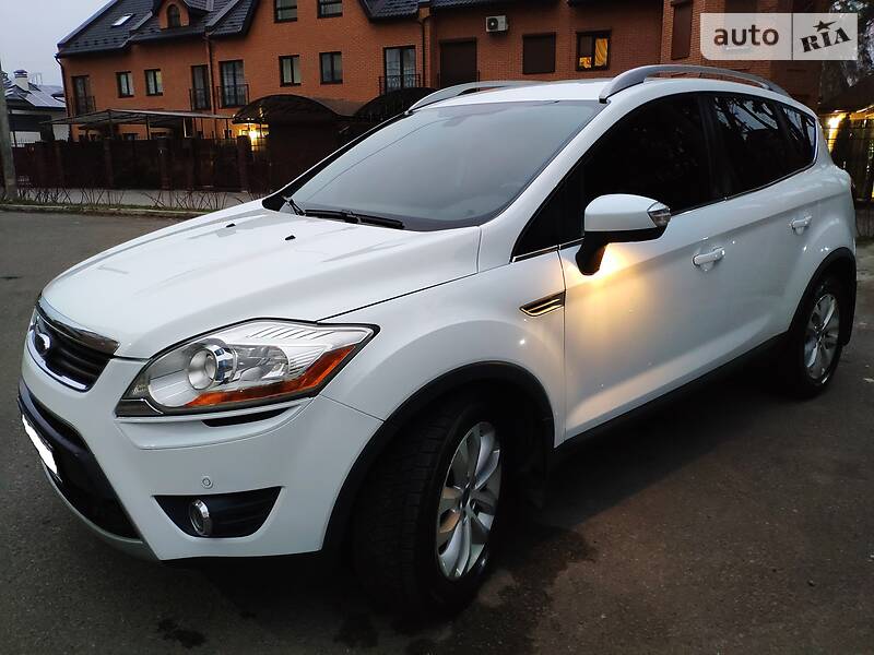 Позашляховик / Кросовер Ford Kuga 2013 в Києві