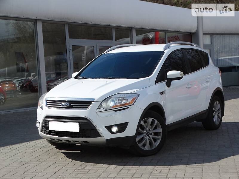 Позашляховик / Кросовер Ford Kuga 2011 в 