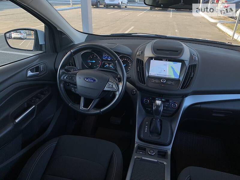 Позашляховик / Кросовер Ford Kuga 2017 в Києві