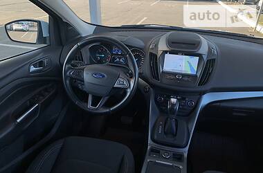 Позашляховик / Кросовер Ford Kuga 2017 в Києві