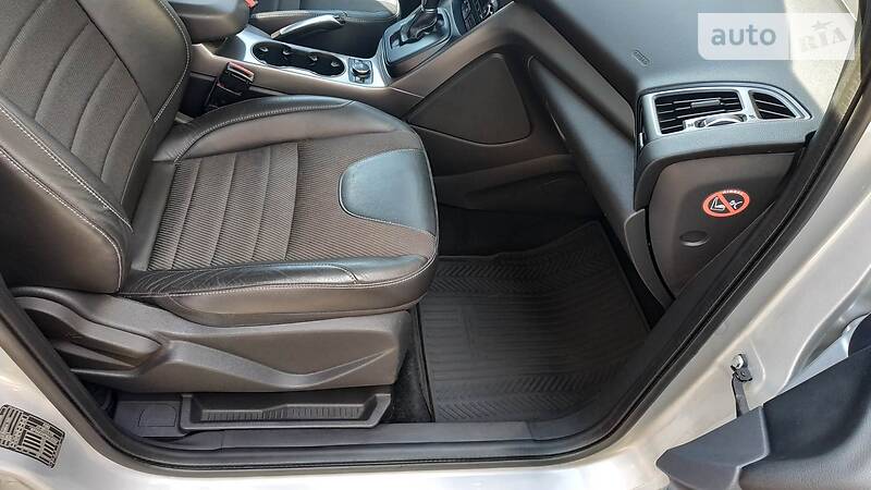 Позашляховик / Кросовер Ford Kuga 2014 в Нововолинську