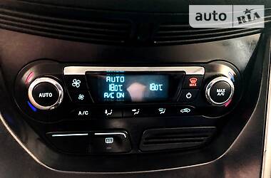 Позашляховик / Кросовер Ford Kuga 2015 в 