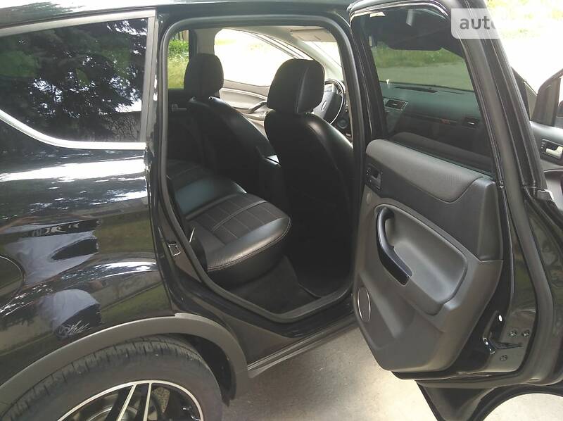 Позашляховик / Кросовер Ford Kuga 2012 в Луцьку