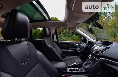 Позашляховик / Кросовер Ford Kuga 2013 в 