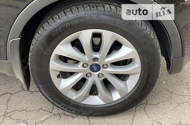Внедорожник / Кроссовер Ford Kuga 2012 в 