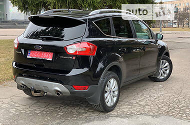 Внедорожник / Кроссовер Ford Kuga 2012 в 