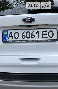 Внедорожник / Кроссовер Ford Kuga 2018 в 