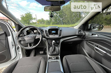 Внедорожник / Кроссовер Ford Kuga 2018 в 