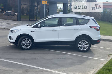 Внедорожник / Кроссовер Ford Kuga 2019 в 