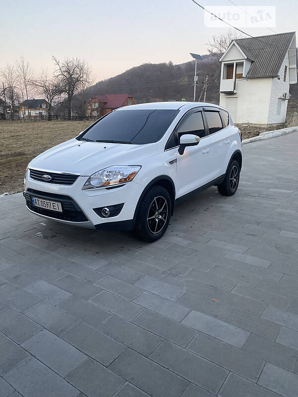 Позашляховик / Кросовер Ford Kuga 2011 в Яремчі