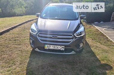 Минивэн Ford Kuga 2019 в Монастыриске