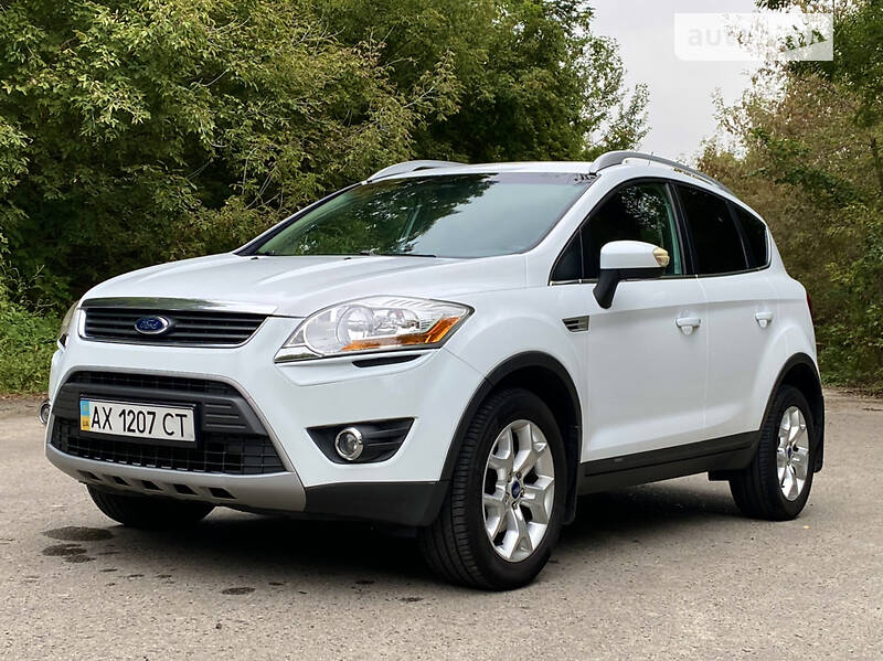Внедорожник / Кроссовер Ford Kuga 2012 в 