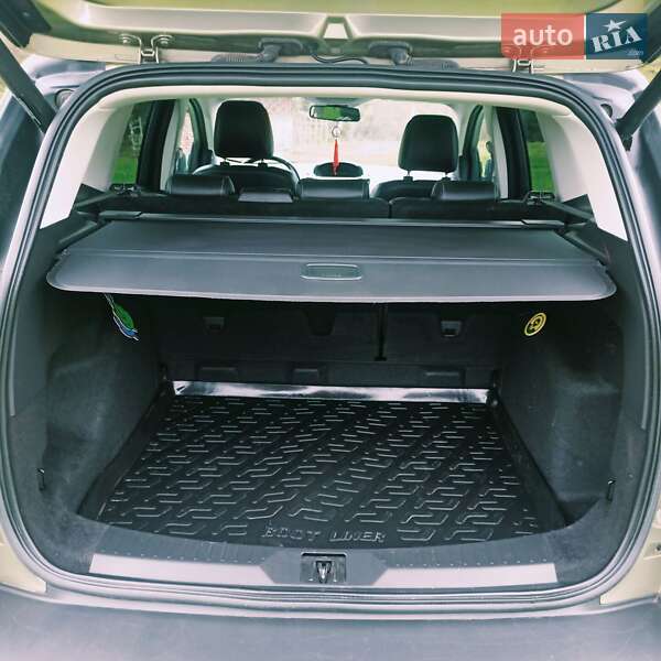Внедорожник / Кроссовер Ford Kuga 2014 в Снятине