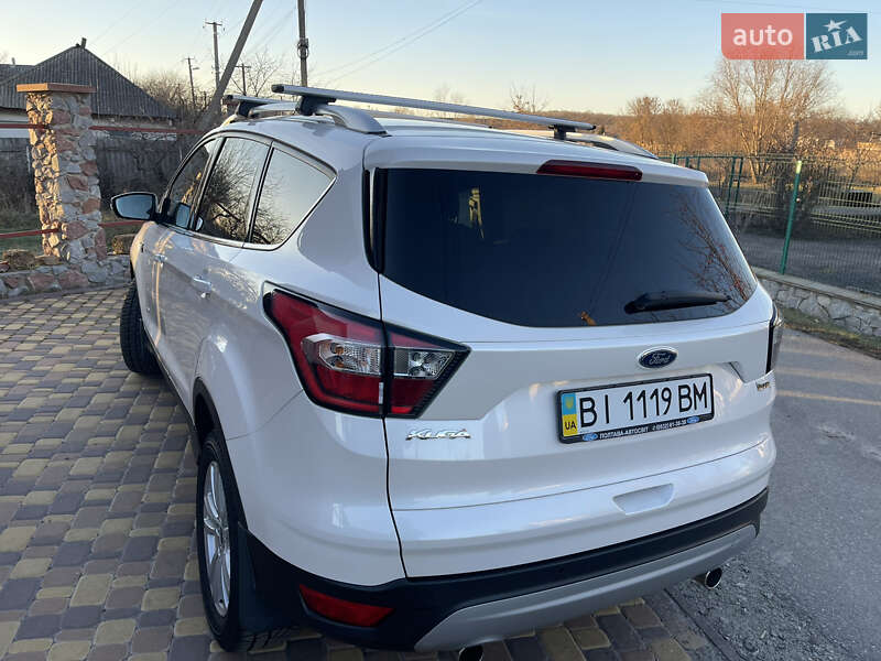 Внедорожник / Кроссовер Ford Kuga 2016 в Решетиловке