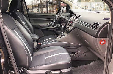 Позашляховик / Кросовер Ford Kuga 2010 в 