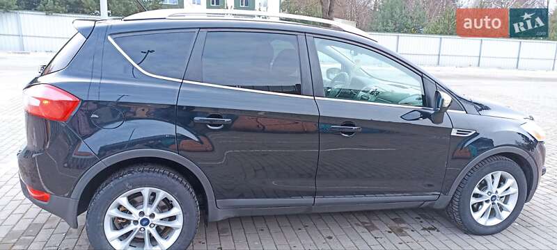Позашляховик / Кросовер Ford Kuga 2011 в Луцьку