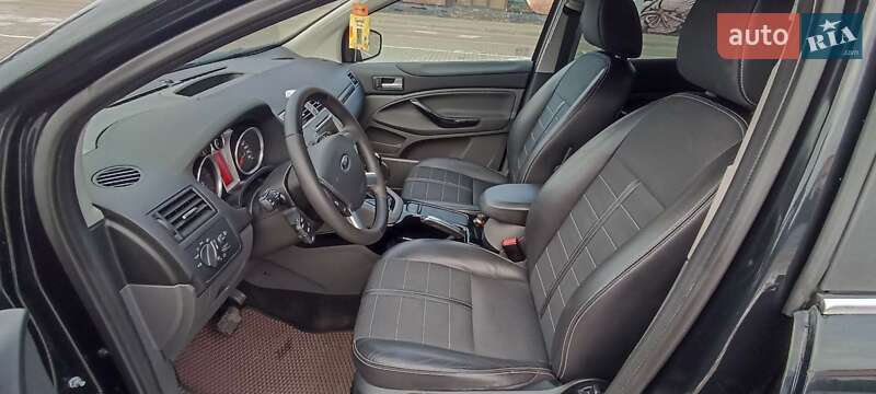 Позашляховик / Кросовер Ford Kuga 2011 в Луцьку
