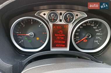 Внедорожник / Кроссовер Ford Kuga 2011 в 