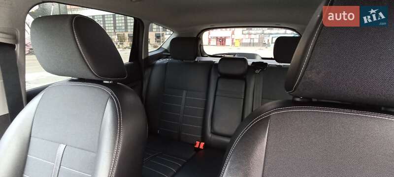 Позашляховик / Кросовер Ford Kuga 2011 в Луцьку