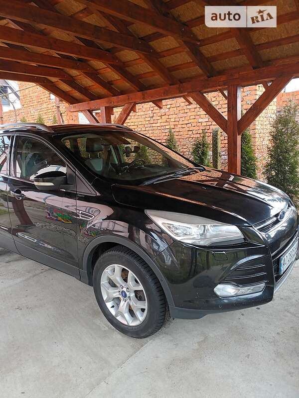 Внедорожник / Кроссовер Ford Kuga 2013 в Хусте