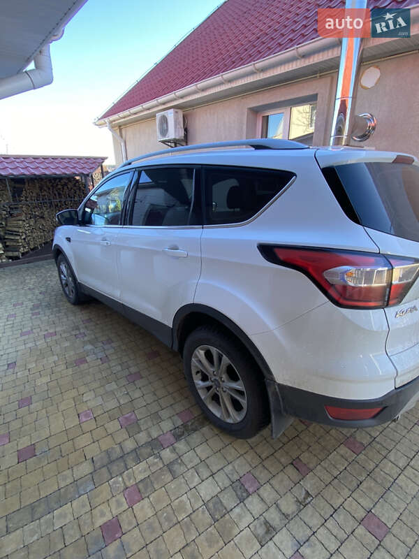 Позашляховик / Кросовер Ford Kuga 2019 в Києві