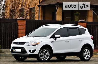 Внедорожник / Кроссовер Ford Kuga 2013 в 