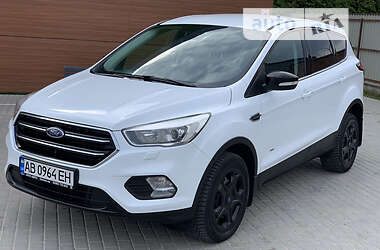 Внедорожник / Кроссовер Ford Kuga 2017 в 