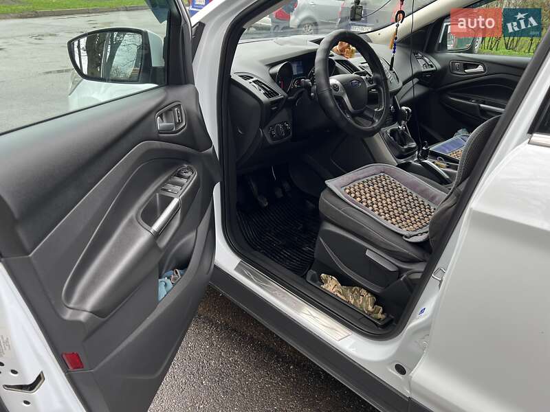 Позашляховик / Кросовер Ford Kuga 2016 в Красилові