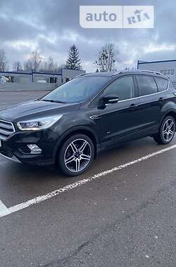 Позашляховик / Кросовер Ford Kuga 2017 в Рівному