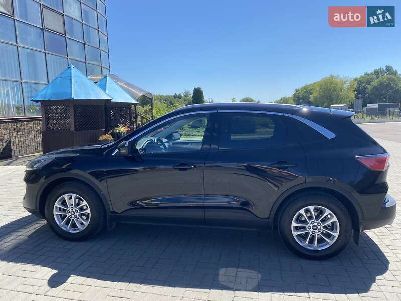 Внедорожник / Кроссовер Ford Kuga 2021 в Львове
