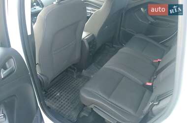 Позашляховик / Кросовер Ford Kuga 2017 в Вараші