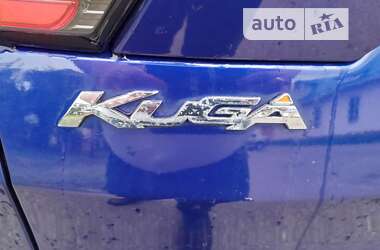 Позашляховик / Кросовер Ford Kuga 2017 в Стрию