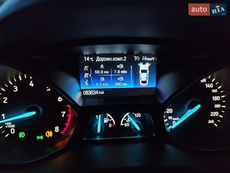 Внедорожник / Кроссовер Ford Kuga 2017 в Чутове
