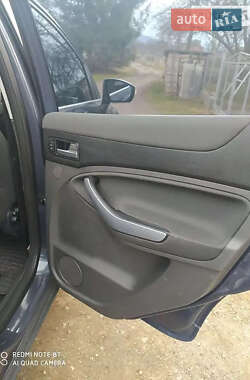 Внедорожник / Кроссовер Ford Kuga 2011 в 