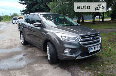Позашляховик / Кросовер Ford Kuga 2017 в Первомайську