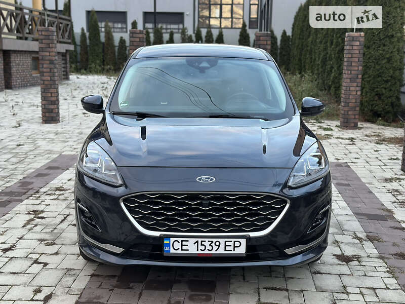 Позашляховик / Кросовер Ford Kuga 2020 в Чернівцях