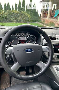 Внедорожник / Кроссовер Ford Kuga 2011 в 