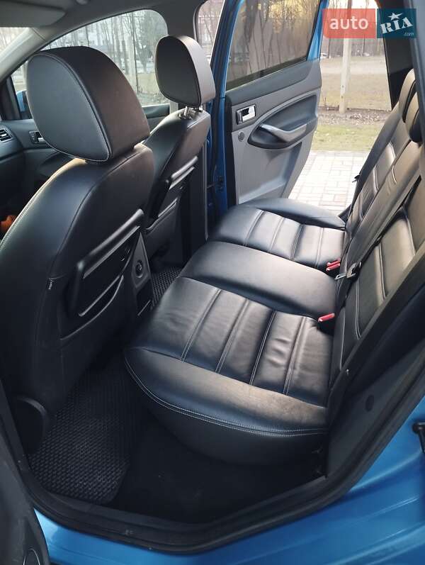 Внедорожник / Кроссовер Ford Kuga 2010 в Южноукраинске