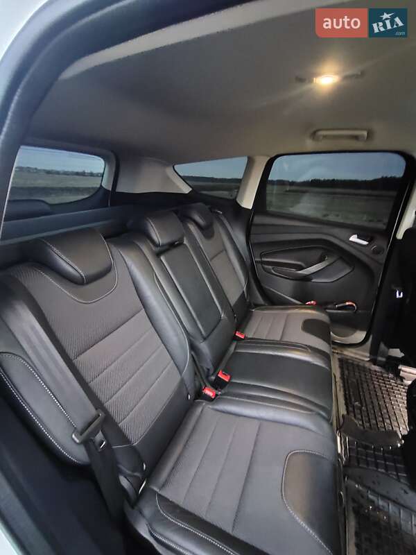 Внедорожник / Кроссовер Ford Kuga 2013 в Шептицькому