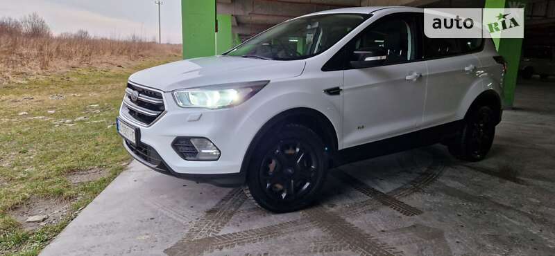 Позашляховик / Кросовер Ford Kuga 2017 в Львові фото 4 Позашляховик / Кросовер Ford Kuga 2017 в Львові