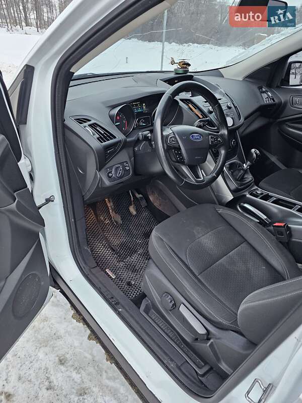 Позашляховик / Кросовер Ford Kuga 2019 в Овручі