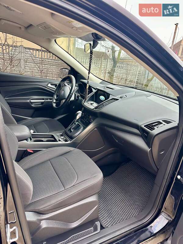 Внедорожник / Кроссовер Ford Kuga 2018 в Томашполе