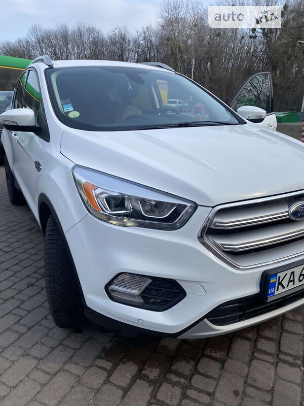 Внедорожник / Кроссовер Ford Kuga 2016 в Киеве фото 2 Внедорожник / Кроссовер Ford Kuga 2016 в Киеве