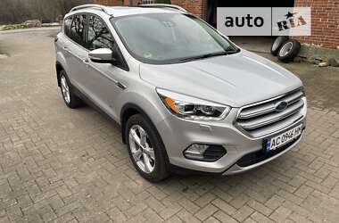 Внедорожник / Кроссовер Ford Kuga 2016 в Ратным