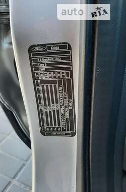 Внедорожник / Кроссовер Ford Kuga 2013 в Каменском