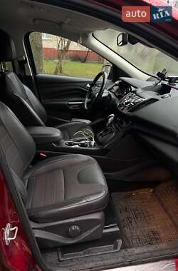 Внедорожник / Кроссовер Ford Kuga 2015 в 
