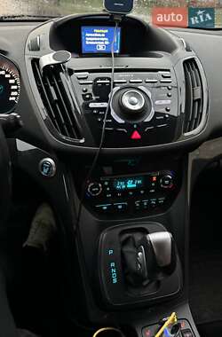 Внедорожник / Кроссовер Ford Kuga 2015 в 