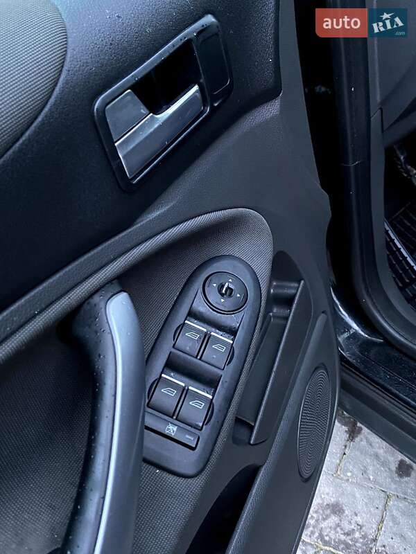 Внедорожник / Кроссовер Ford Kuga 2011 в Долине фото 10 Внедорожник / Кроссовер Ford Kuga 2011 в Долине